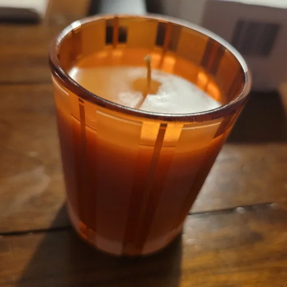 NEST Bundle Pumpkin Chai Diffuser & Candle + 3 Nest Tangerine Facial Bars - Picture 3 of 8